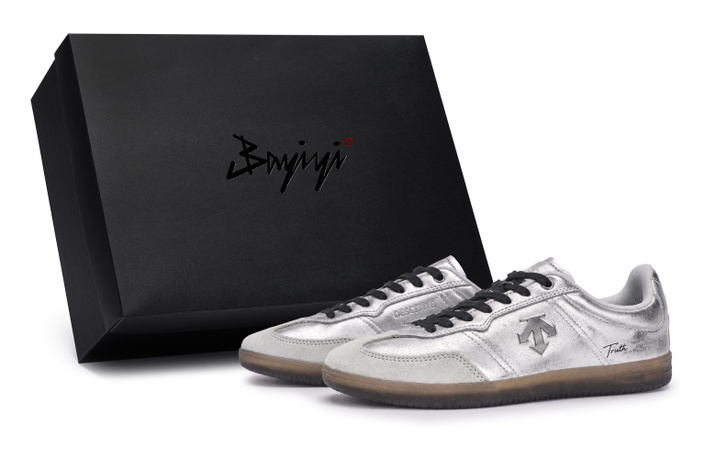 Custom SneakersDescente Edge Coat 811 Manufactured Ash Silver Light Special Box Y2K Millennium Silver Wasteland American Street Anti-Slip Low-Top Skate Shoes Unisex Black-Gray-Silver