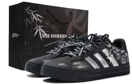 [Custom Sneakers] adidas Daily 4.0 Gift Bag Edition Dark Night Stars Highlight Mirror Chrome Deconstructed Pendant Retro Couple Spring Summer Daily Outing Campus Style Casual Wear-Resistant Skate Shoes Unisex Black