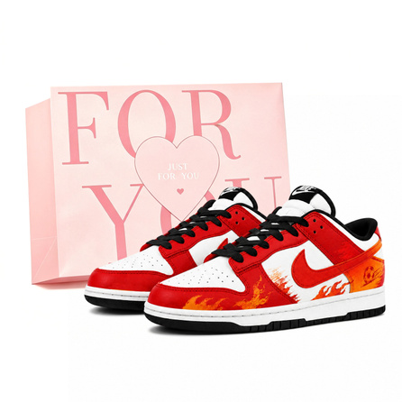 [Custom Sneakers] Nike Dunk Flame Striker GS Gift Bag Trendy Hand-Painted Graffiti Flame Individualistic Romantic Couple Versatile Casual Commute Campus Shock-Absorbing Wear-Resistant Lightweight Low-Top Sneakers Unisex