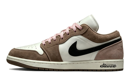 [Custom Sneakers] Jordan Air Jordan 1 Mocha Suede Preppy Hand-Painted Graffiti Trendy Couple Cushioning Wear-Resistant Low-Top Vintage Basketball Shoes Unisex Brown