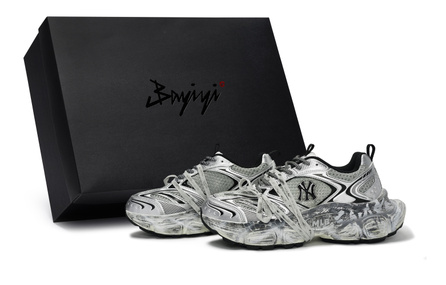 [Custom Sneakers] MLB Winner Chunky 811 Made Misty Hidden City Special Shoebox Ruin Worn Wasteland Style Anti-Slip Wear-Resistant Low-Top Chunky Sneakers Unisex Silver Gray