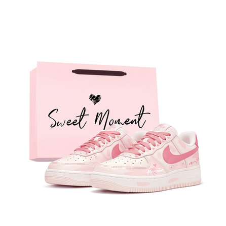 [Custom Sneakers] Nike Air Force 1 Pink Confession Gift Bag Lover Style Girlfriend Hand-Painted Romantic Atmosphere Gift Fashion Minimalist Versatile Dopamine Skateboard Shoes Unisex Pink