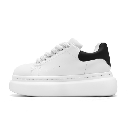 MINISO Trendy Fashionable Versatile Student Couple's Campus Style Outdoor Commute Travel Street Casual Sports Thick Sole Insole Internal External Height Increase 10CM Wear-Resistant Breathable Comfortable Anti-Slip Soft Elastic Skate Shoes Unisex