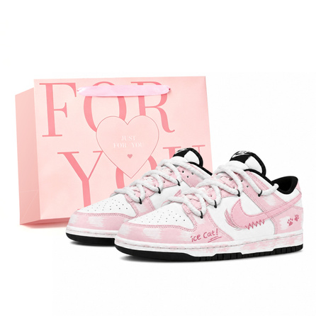 [Custom Sneakers] Nike Dunk Cute Fierce Kitten Gift Bag Pink Series Romantic Couple Atmosphere Gradient Versatile Casual Commute Distressed Wear-Resistant Low-Top Skate Shoes Men's