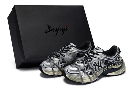 Custom Sneakers MLB New York Yankees 811 Made 'Waste City' Special Box Distressed Post-Apocalyptic Industrial Aesthetic Anti-Slip Wear-Resistant Low-Top Running Shoes Unisex Black Grey Silver