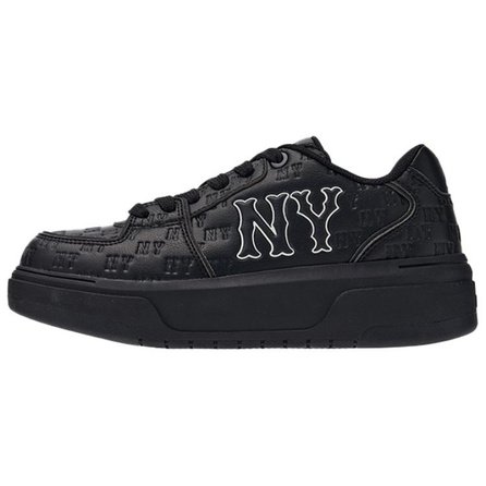 MLB New York Yankees Fashion Embossed Monogram Comfortable Versatile Slip-Resistant Wear-Resistant Low-Top Skate Shoes Unisex Black