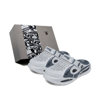 Playboy Minimalist Trendy Casual Versatile Hollow Breathable Lightweight Comfortable Soft Sole Beach Summer Cool Lazy Closed-Toe Slippers Two-Way Wear Creek Outdoor Sports Non-Slip Wear-Resistant Clogs Men's Gift Box Edition Светло-серый