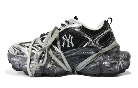 [Custom Sneakers] MLB New York Yankees Walking Planet Falling Star Retro Distressed Graffiti Spray Paint Wear-Resistant Anti-Slip Low-Top Dad Shoes Unisex Silver-Black
