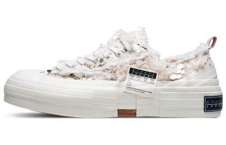 VESSEL Swan Heart Low-Top Canvas Shoes Unisex White Gold Women's Day Limited Edition